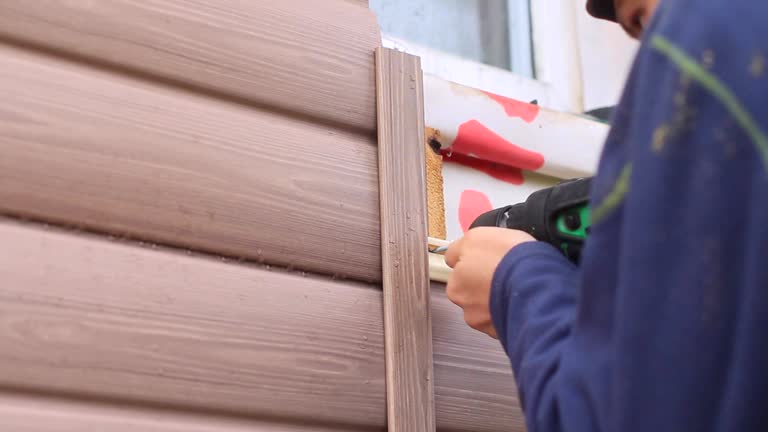 Affordable siding repair and maintenance services in Oak Park, MI